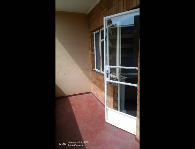 2 BEDROOM APARTMENT FOR SALE IN BOKSBURG CENTRAL